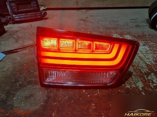 Kia Carnival 2016 — левая накладка двери задка 92405-A9100