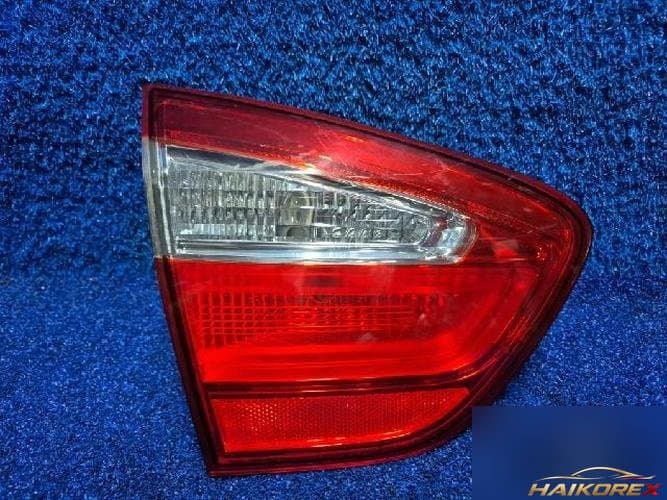 Kia Pride 2013 — накладка двери задней левой 924031W2
