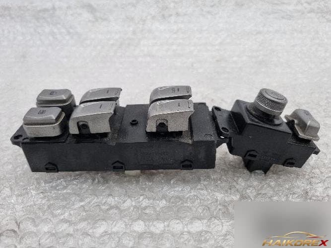 KG Mobility Tivoli 2016 — блок управления стеклоподъёмниками водителя 85811-35100