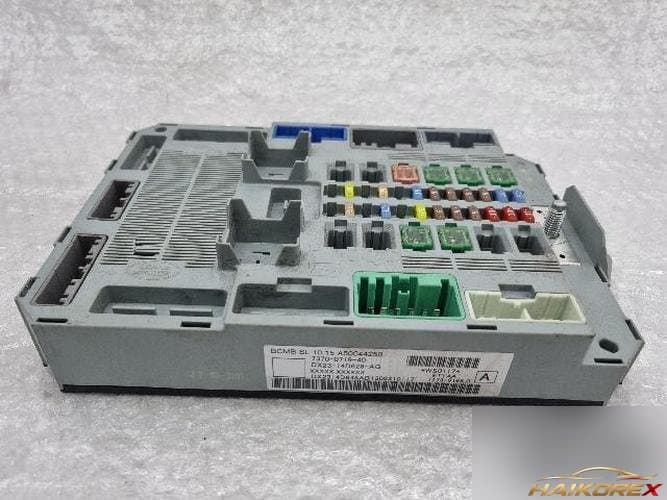 Jaguar XF 2013 — блок предохранителей салонный DX23-14D628-AG