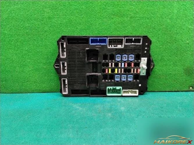 Jaguar XF 2014 — блок предохранителей салона DX23-14B476-AG