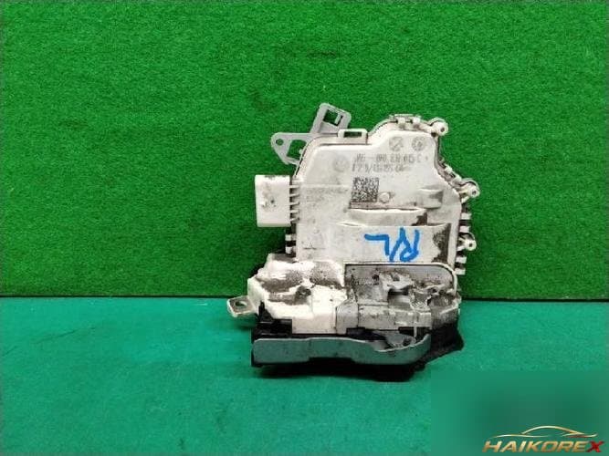 Audi A4 2013 — замок двери/багажника 8K0839015C