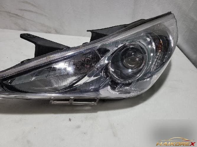 Hyundai Sonata 2010 — фара левая