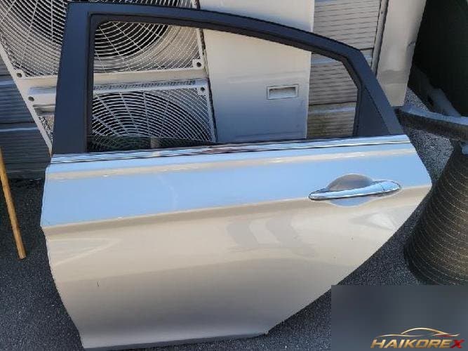 Hyundai Sonata 2010 — дверь задняя левая