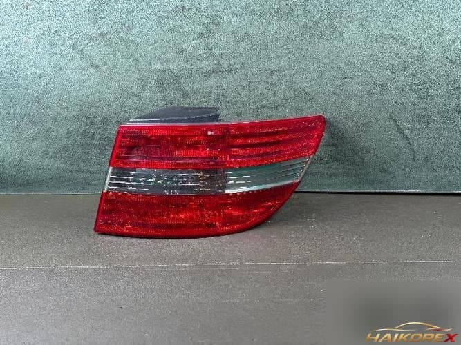 Mercedes-Benz B-Class 2010 — фонарь задний в сборе правый (пассажирский)