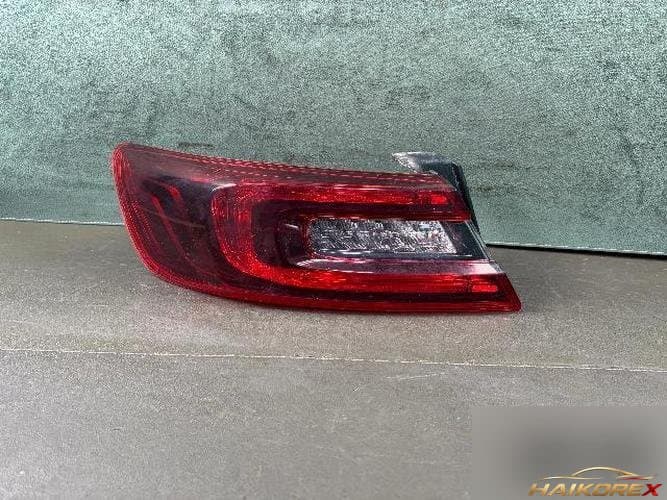 Renault SM6 2019 — комбинированный фонарь задний левый (водительский) 265501301R