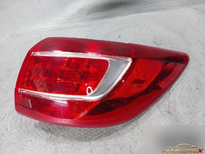 Kia Sportage 2011 — комбинированный фонарь задний правый (пассажирский)