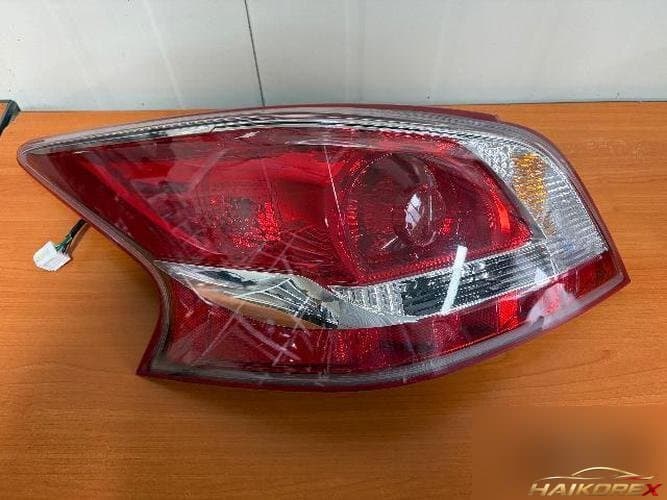 Nissan Altima 2013 — фонарь задний левый (комбинированный)