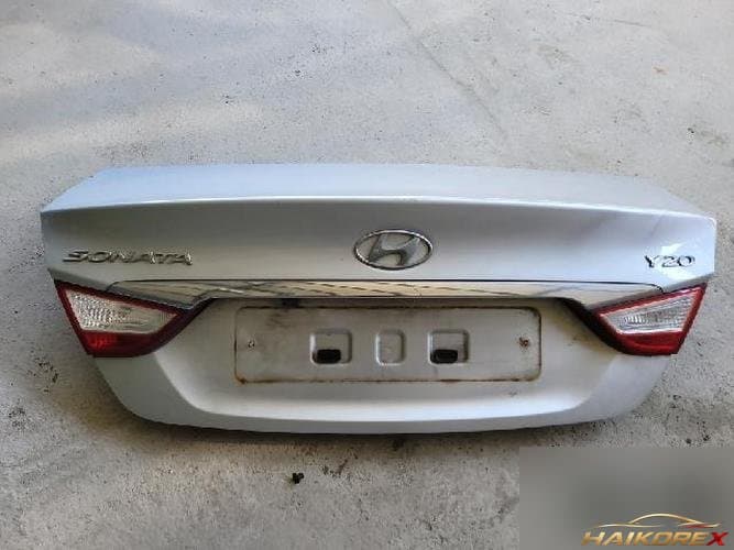 Hyundai Sonata 2010 — крышка багажника серебристая