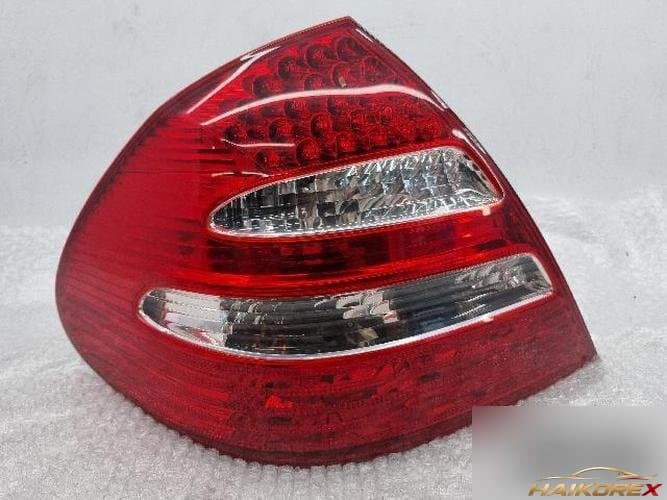 Mercedes-Benz E-класс 2006 — комбинированный задний фонарь левый (водителя) A2118200564