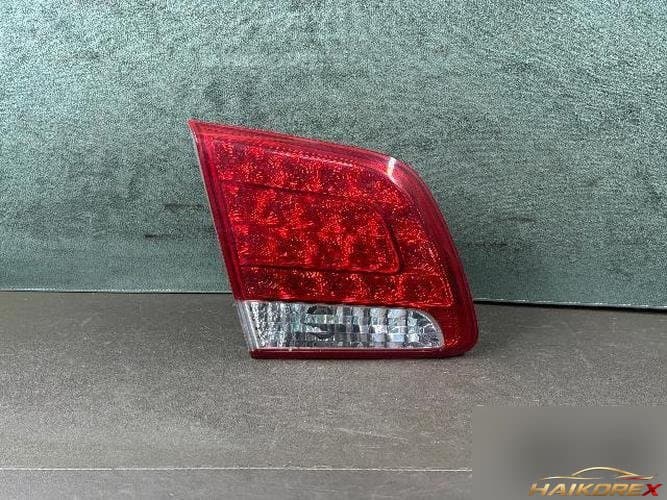 Kia Sorento 2010 — накладка двери задней левая