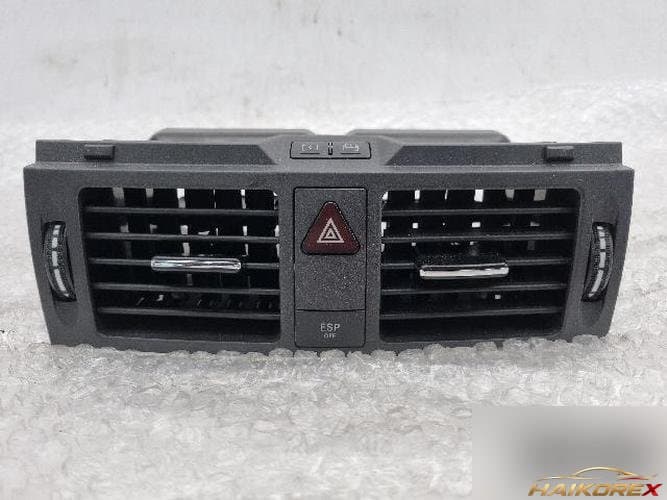 Mercedes-Benz C-Class 2010 — центральный воздухопровод A204 830 5854