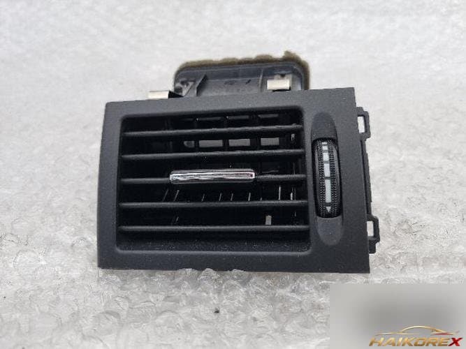 Mercedes-Benz C-Class 2010 — воздуховод A204 830 0754