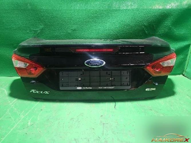 Ford Focus 2013 — крышка багажника