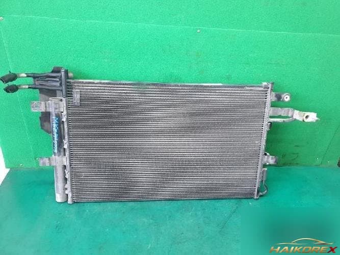 Ford MKS 2014 — конденсатор кондиционера DG13-19E908-AD