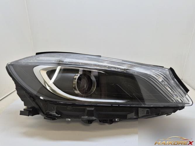 Mercedes-Benz A-Class 2015 — фара правая