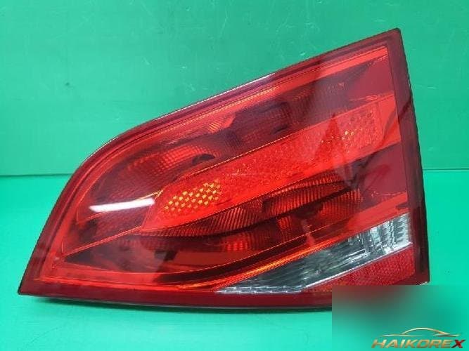 Audi A4 2009 — накладка крышки багажника (с фонарём) 8K5 945 094 D 1
