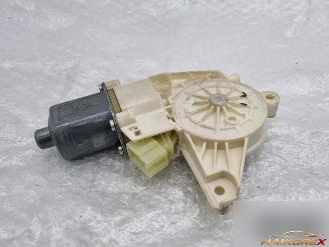 Mercedes-Benz C-Class 2010 — мотор стеклоподъёмника задний левый (0130822505)