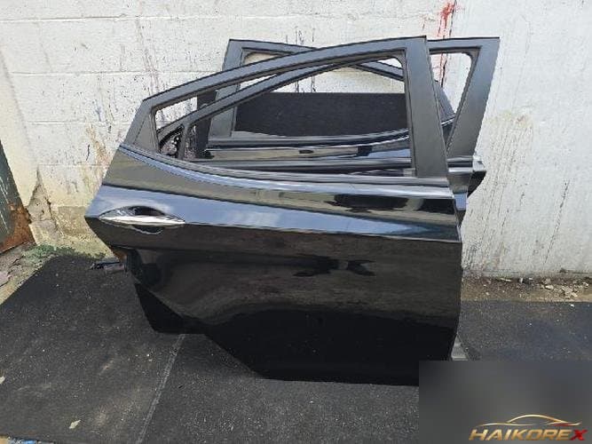 Hyundai Avante 2013 — задняя дверь правая