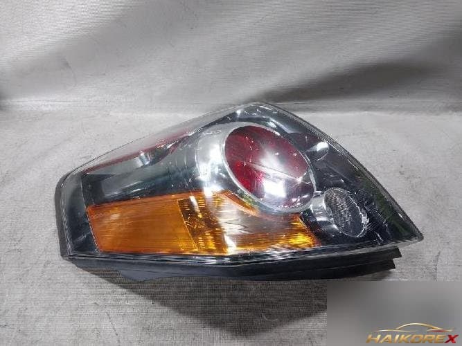 Nissan Altima 2010 — комбинированный фонарь задний левый