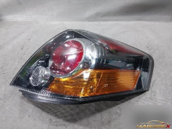 Nissan Altima 2010 — фонарь задний комбинированный правый