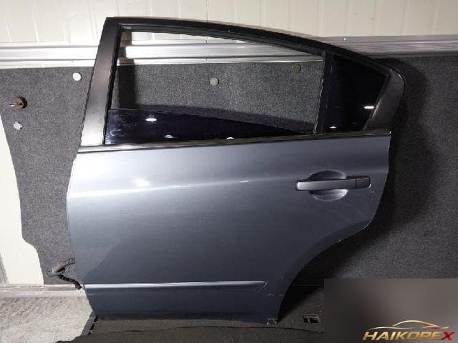 Nissan Altima 2010 — дверь задняя левая