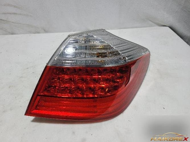 Hyundai Genesis 2008 — комбинированный фонарь задний правый