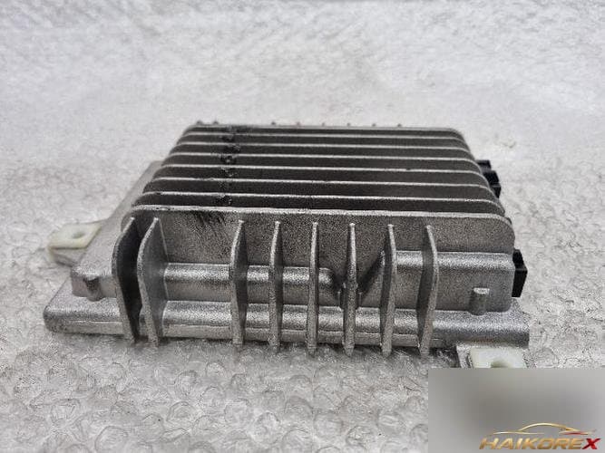 Cadillac SRX 2012 — усилитель BOSE 20918769