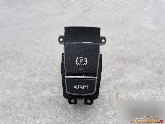 BMW 5-series 2010 — кнопка EPB с функцией автоудержания 915999705