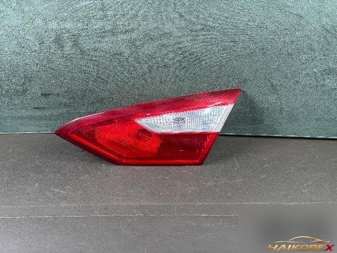 Ford Explorer — бэкпанель (крышка багажника)