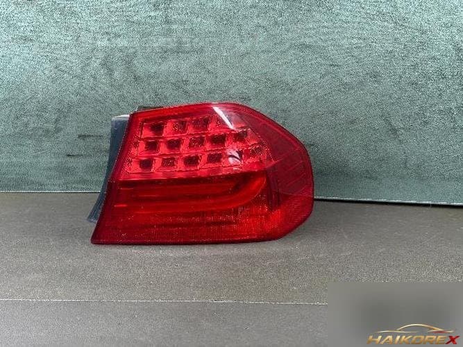 BMW 3 Series 2010 — фонарь задний комбинированный (правый, пассажирский) LED