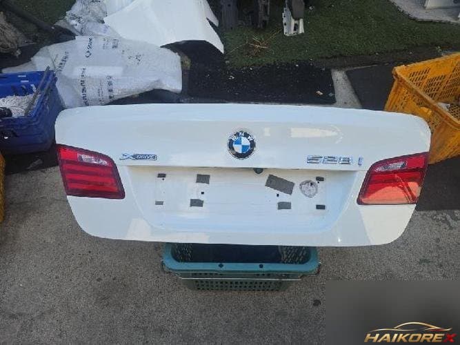 BMW 5 Series 2013 — крышка багажника