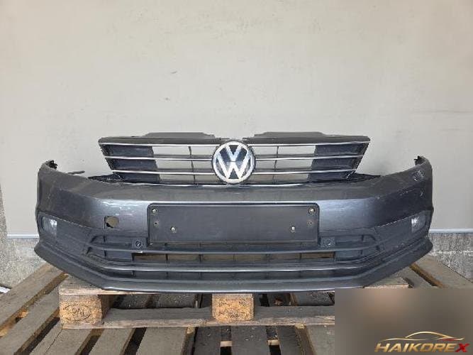 Volkswagen Jetta 2015 — передний бампер