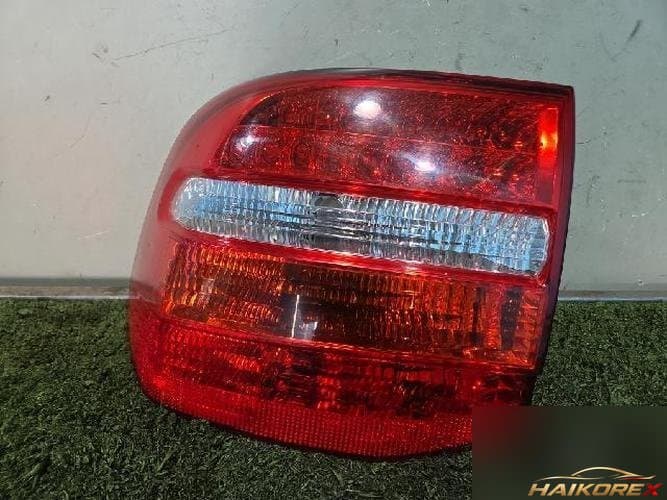 Porsche Cayenne 2010 — задний комбинированный фонарь левый
