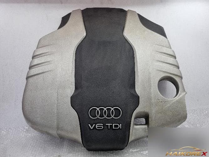 Audi Q7 2014 — крышка двигателя