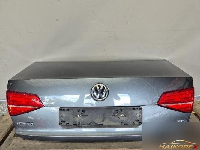Volkswagen Jetta 2015 — крышка багажника
