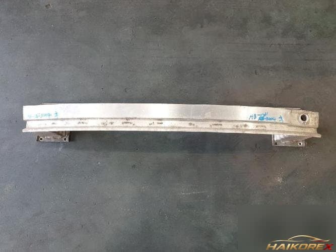 Audi A8 2013 — направляющая заднего бампера 4H0807309C
