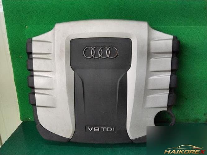 Audi A8 2013 — крышка двигателя 057103925G