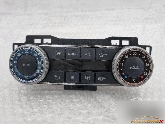 Mercedes-Benz C-Class 2011 — блок управления климатом A2049009104