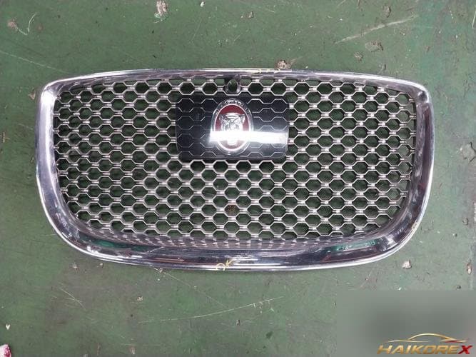 Jaguar XJ 2017 — радиаторная решётка