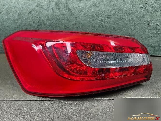 Kia K7 2013 — комбинированный фонарь задний левый (водительский)
