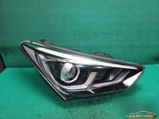 Hyundai Santa Fe 2016 — фара передняя правая 921022W620