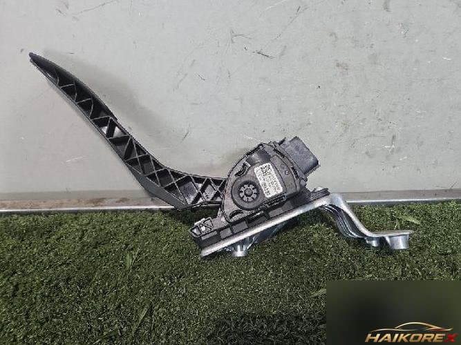 Land Rover Range Rover 2010 — педаль акселератора AH22-9F836-AA