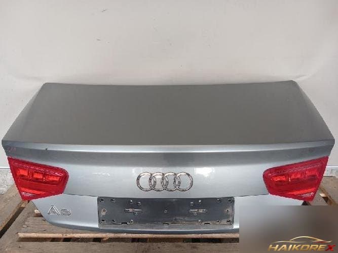 Audi A8 2011 — крышка багажника