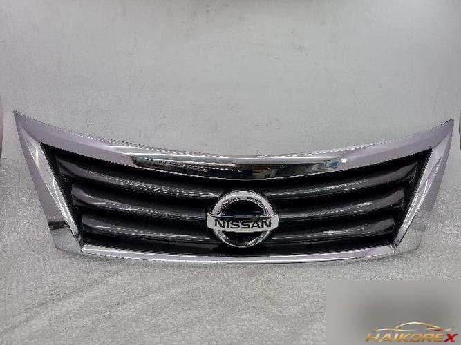 Nissan Altima 2014 — решетка радиатора 62310-3TA0A