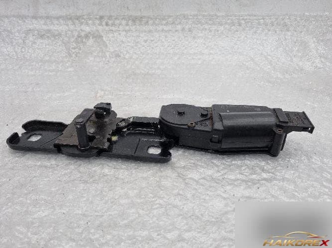 Audi A8 2011 — замок двери/багажника 4H0 827 383