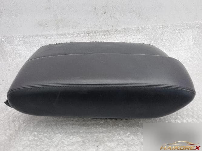 Audi A8 2011 — подлокотник центральной консоли переднего сиденья 4H0 864 206 C
