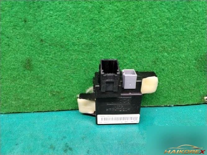 Ford MKS 2014 — модуль бесключевого доступа BB5T-15K602-HB