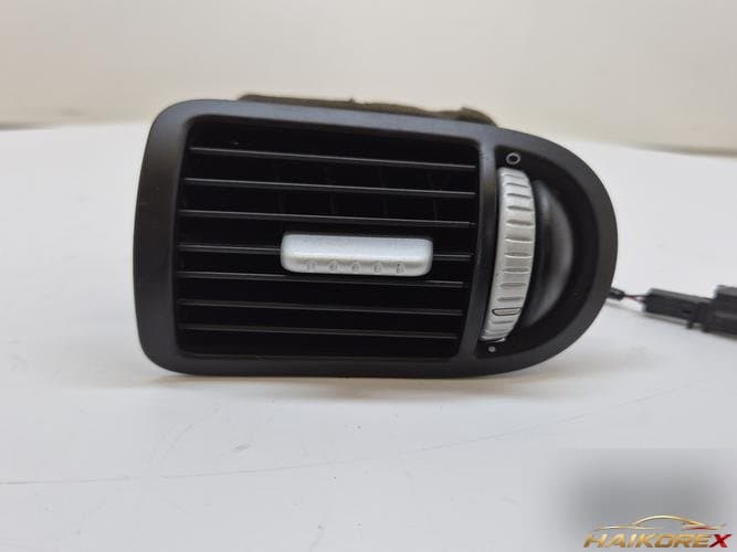 Porsche Cayenne 2010 — воздуховод правый 7L5819704B