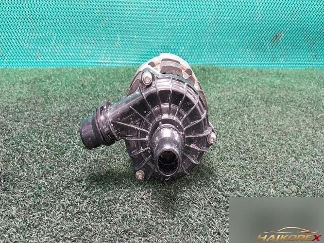 Mercedes-Benz GLE-класс 2017 — водяной насос A0005006500